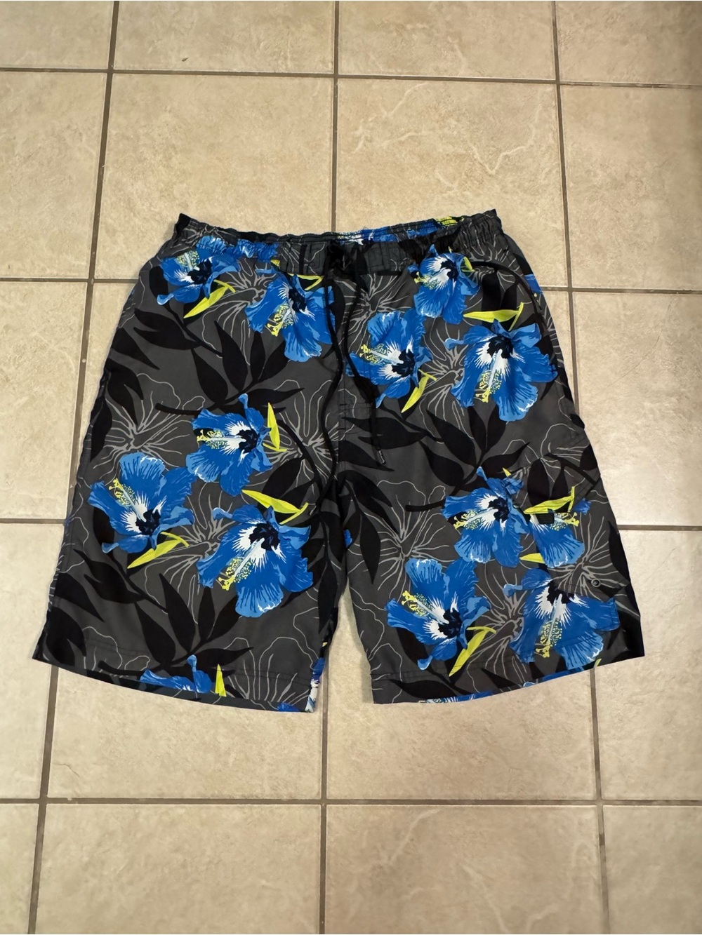 Men's size Large Sonoma Black Floral Swim Trunks with Blue Hibiscus Print